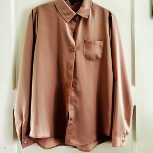 Classic Women’s Long-Sleeve Button-Up Shirt in blush pink